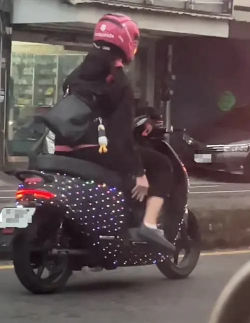 ▲(圖/翻攝自臉書社團「路上觀察學院」) ▲(圖/翻攝自臉書社團「路上觀察學院」)