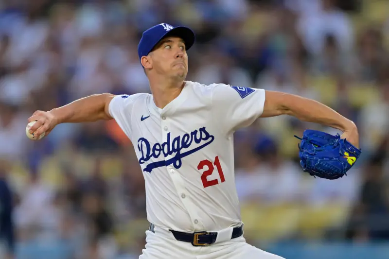 ▲今年世界大賽上，Buehler投出再見三振，粉碎洋基奪冠美夢。總計6局無失分完美封鎖洋基打線，也讓他獲得紅襪青睞，甘願獻上合約網羅。（圖／美聯社／達志影像）