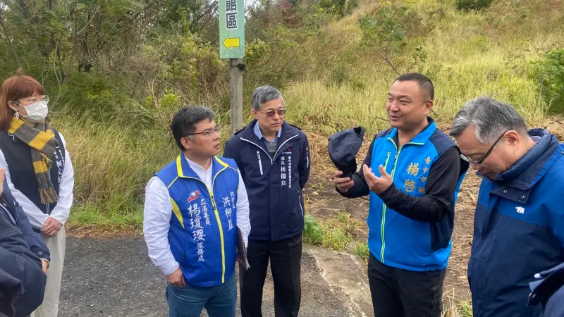 ▲首座「公立寵物生命紀念設施」落腳大甲，立委楊瓊瓔邀相關單位現勘(圖／楊瓊瓔服務處提供2024.12.25)