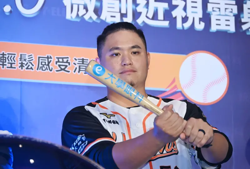 ▲統一獅右投胡智爲受訪時，以球員角度分享對陳子豪破中職紀錄合約看法，強調這對聯盟、球員都絕對是好事。（圖／記者林調遜攝）