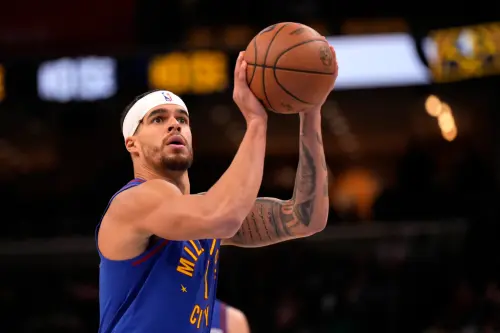 金塊前鋒Porter近日傳出被當成包裹,參與包含Jimmy Butler爭奪戰在內的多筆交易案中,Porter稍早受訪時透露金塊球團高層已親自找他闢謠。(圖/美聯社/達志影像) ▲金塊前鋒Porter近日傳出被當成包裹,參與包含Jimmy Butler爭奪戰在內的多筆交易案中,Porter稍早受訪時透露金塊球團高層已親自找他闢謠。(圖/美聯社/達志影像)