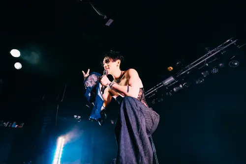 KIRE凱爾二度飛倫敦！洋妞用「刺青」瘋狂示愛　女粉爸爸也淪陷
