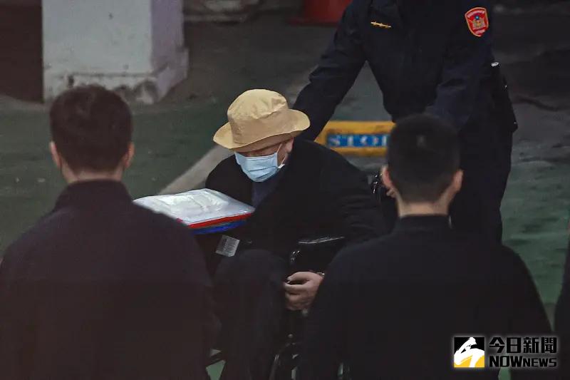 ▲北檢起訴威京集團主席沈慶京,檢方掌握多少證據細節,隨著起訴書公開也跟著曝光,檢察官連沈慶京走出柯辦「手拿花生米」都知道。圖/記者葉政勳攝 , 2024.12.26)