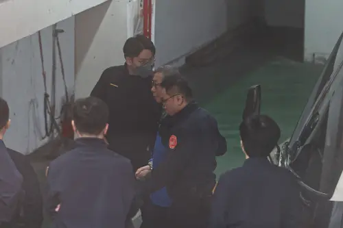 影/柯文哲接押庭檢辯激戰近5小時 柯拚交保:若逃亡民眾黨團滅