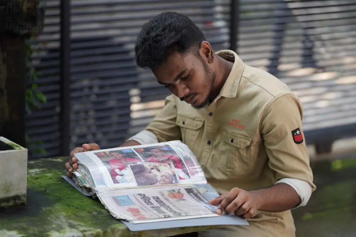 ▲南亞大海嘯發生滿20年，當年奇蹟生還、被稱為「81號寶寶」的阿比拉許，也已經長大成人。（圖／美聯社／達志影像）