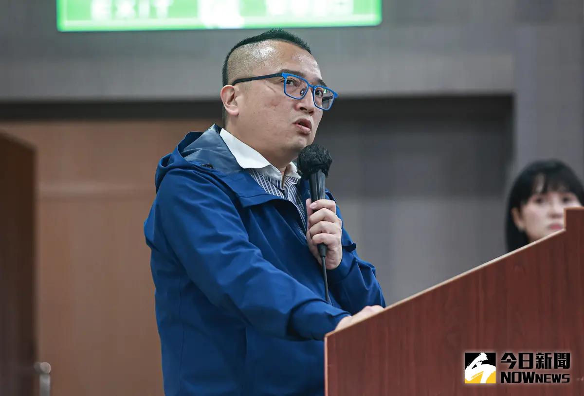 ▲江和樹爆被要求簽離職單，民眾黨秘書長周榆修致歉。（圖／記者葉政勳攝 ）