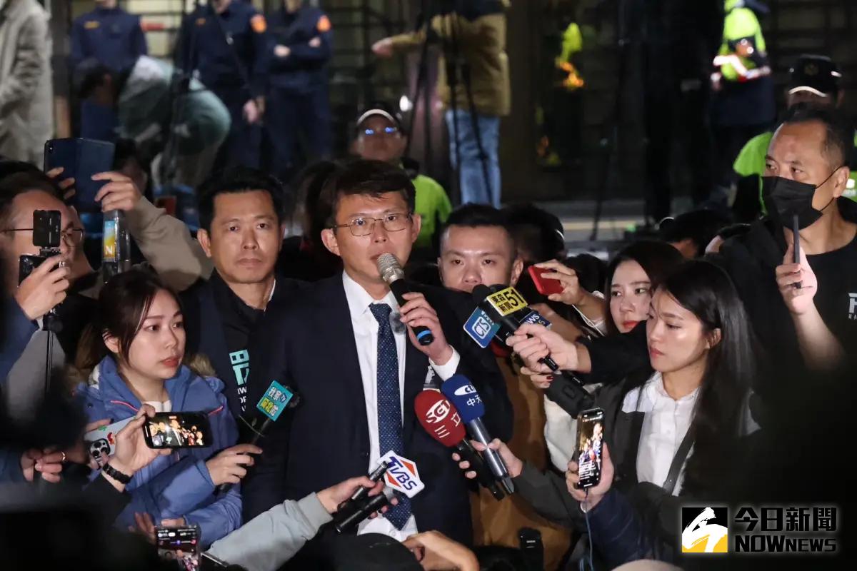 ▲民眾黨主席柯文哲接押庭於0時18分結束，民眾黨立委黃國昌在法庭外砲轟北檢辦了四個月完全沒證據。（圖／記者李政龍攝， 2024.12.27）