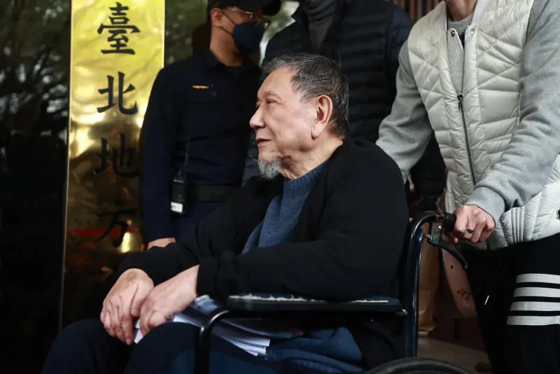 ▲威京集團主席沈慶京涉圖利京華城容積案，中午完成交保。（圖／記者葉政勳攝 , 2024.12.27）