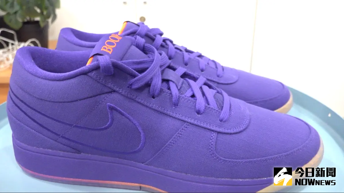 ▲BOOK 1 SUNSET與SUNRISE配色深受鞋頭喜愛。（圖／吳忠育 攝）