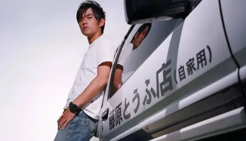 《頭文字D》主角原是陳冠希！白龍王建議選周杰倫　電影果然大賣
