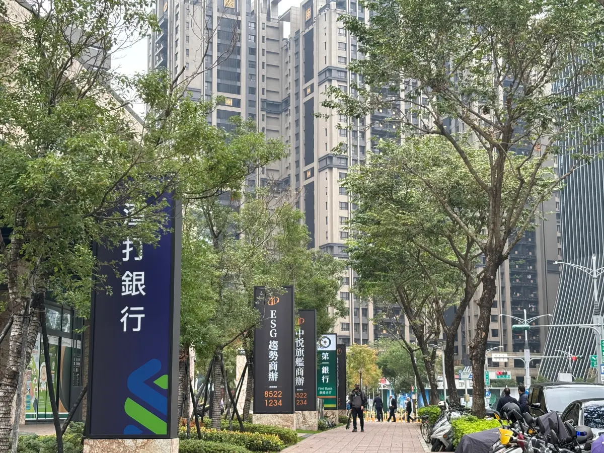 ▲51勞動節銀行、郵局、監理站有開嗎？股市有開盤嗎？《NOWnews》一次整理。（圖／記者徐銘穗攝）