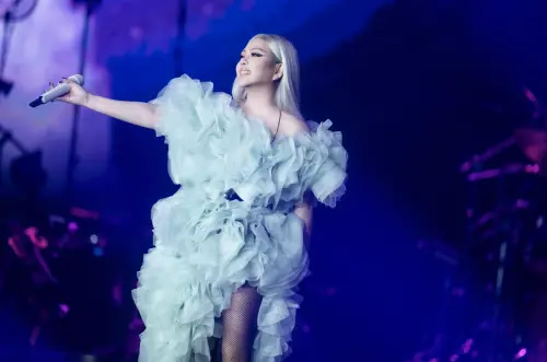 ▲張惠妹大巨蛋開唱第三天,Ella帶上兒子勁寶到場力挺,當場哽咽喊話阿妹並加碼鬆口S.H.E在大巨蛋合體可能性。(圖/聲動娛樂提供) ▲張惠妹大巨蛋開唱第三天,Ella帶上兒子勁寶到場力挺,當場哽咽喊話阿妹並加碼鬆口S.H.E在大巨蛋合體可能性。(圖/聲動娛樂提供)