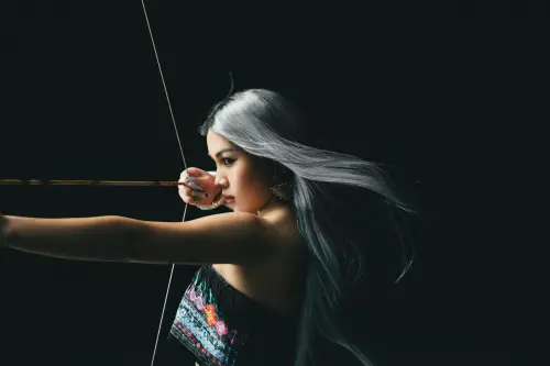 阿布絲推出第二張專輯《QUEENDOM》。(圖/華納音樂提供) ▲阿布絲推出第二張專輯《QUEENDOM》。(圖/華納音樂提供)