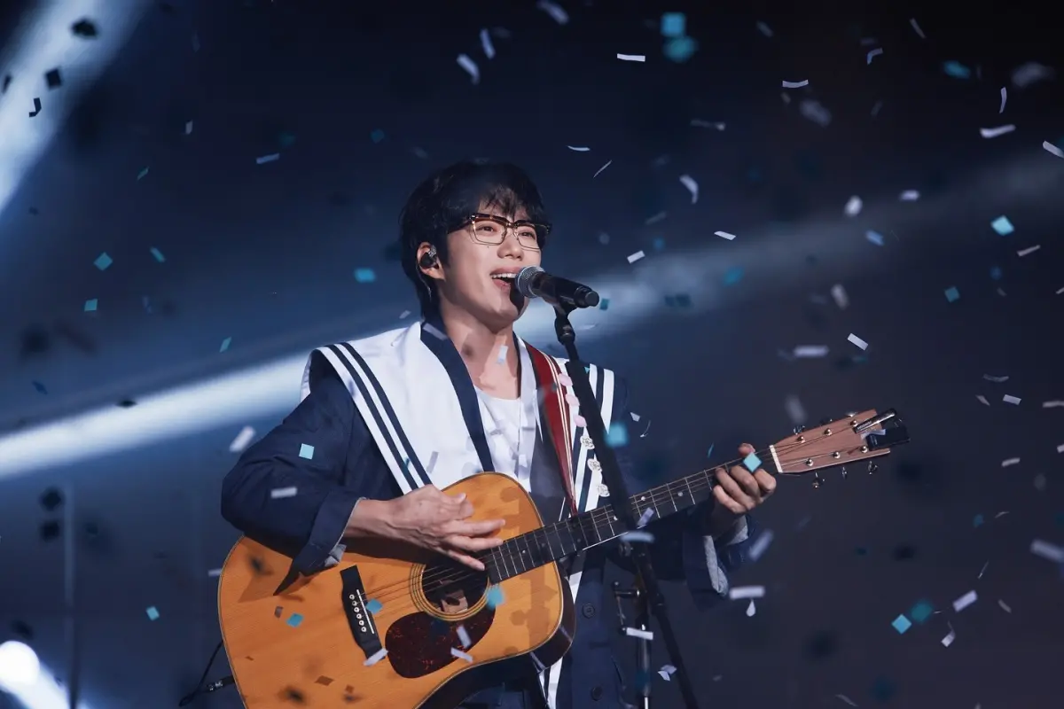 ▲南韓經紀公司Magic Strawberry Sound今日突然宣布6組藝人合約只到年底，包含10CM的權正烈（見圖）、鮮于貞娥、屋頂月光、Yozoh、具元讚以及尹智英，讓粉絲驚訝詢問：「要倒了嗎？」（圖／10cm IG）