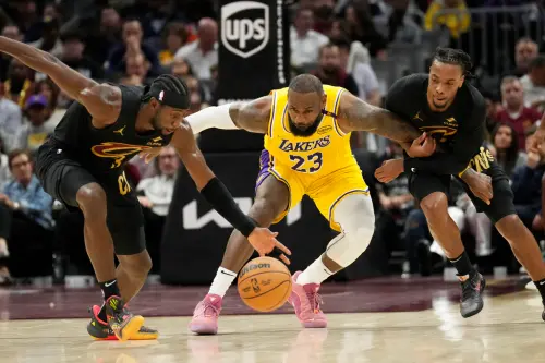 ▲明（1）日克里夫蘭騎士將出戰洛杉磯湖人，騎士在近期拿下7連勝，湖人則是2連勝，兩隊近期狀態都非常火燙，湖人在交易來Dorian Finney-Smith後，整體戰力值得期待。（圖／美聯社／達志影像）