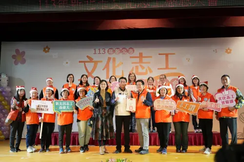 ▲文化志工是市府推動文化服務的重要推手，他們的足跡遍布圖書館、博物館、藝文活動現場，甚至深入社福機構與偏鄉地區。（圖／新北市文化局提供）