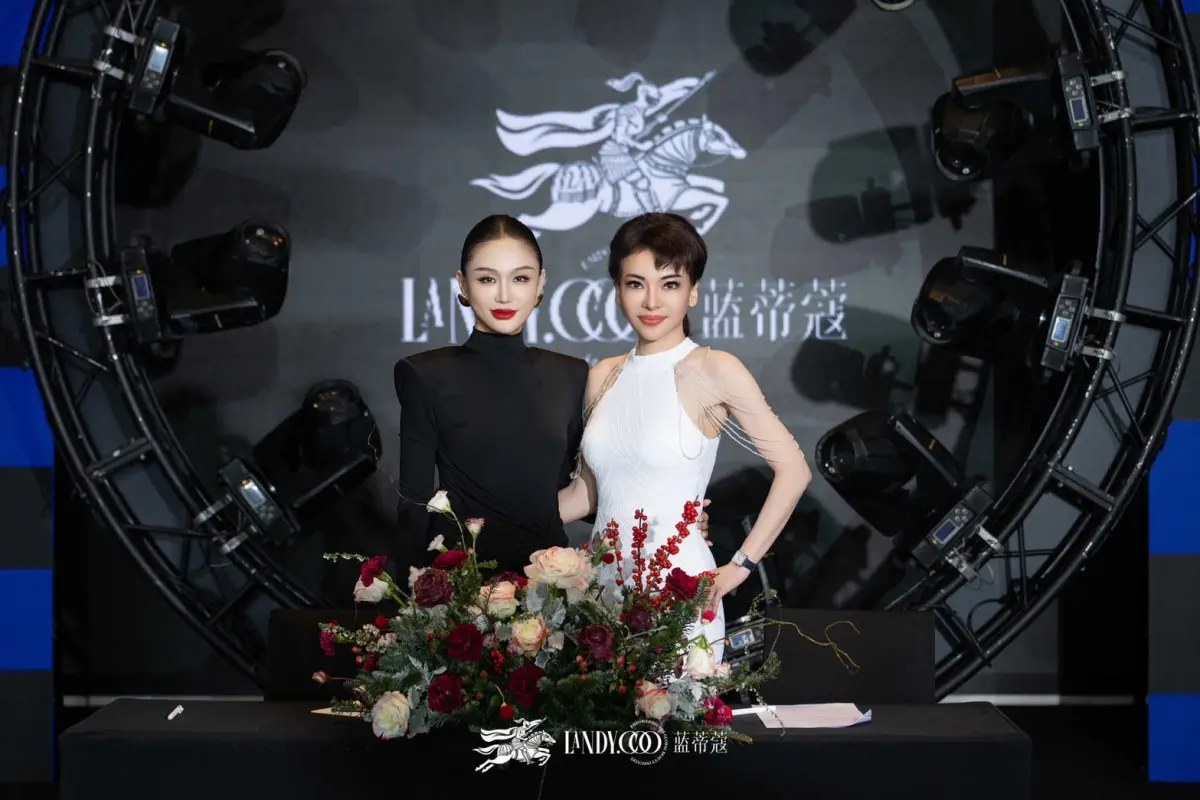 ▲(左)藍蒂蔻集團董事長GINA(右)全球索尼執行長高淑華（圖／品牌提供）