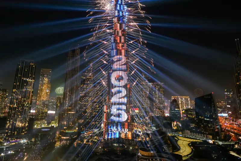 ▲杜拜哈里發塔舉行盛大煙火秀迎接2025年到來。（圖／美聯社／達志影像）