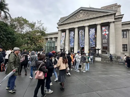 ▲根據中職官方說法，「冠軍之路」特展元旦開幕首日售出近6000張門票，吸引超過3000人次進場，創下臺博館近60年來最高紀錄。（圖／中職提供）