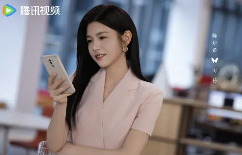 ▲陳妍希在劇中飾演因離婚身陷人生低谷的「岑矜」。(圖/《狙擊蝴蝶》官方微博) ▲陳妍希在劇中飾演因離婚身陷人生低谷的「岑矜」。(圖/《狙擊蝴蝶》官方微博)