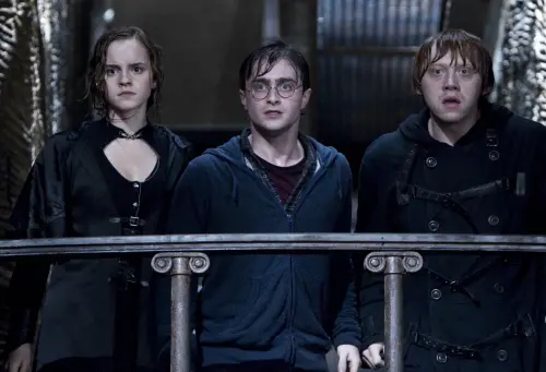 ▲艾瑪華森（左起）、丹尼爾雷德克里夫、魯伯葛林特主演了8部《哈利波特》電影，知名度大開，現將交棒給影集版的3位新世代童星。（圖／摘自IMDb）