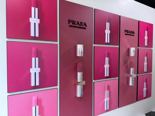 ▲快朝聖PRADA Beauty美妝旗艦快閃店。（圖／記者蕭涵云攝）