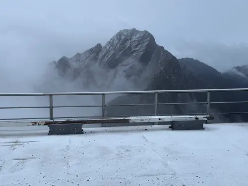 玉山下2025年第一場雪!下波冷氣團在路上了 低溫下探10度時間曝