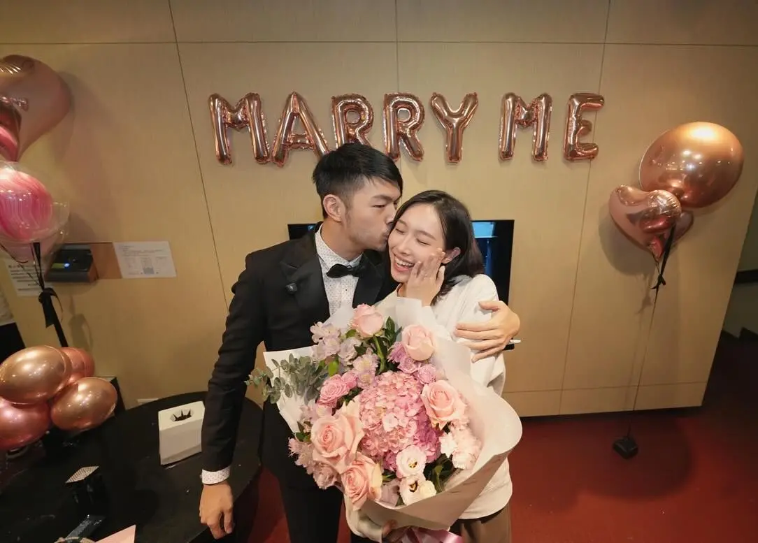 ▲陳大天（右）閃兵被捕，未婚妻劉樸今早被檢警嚇到，詢問經紀人才知道發生什麼事，原預計後天要去加拿大，現在因為男友的事情感到非常忐忑。（圖／記者朱永強攝）