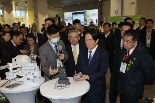 ▲賴清德表示,將臺灣打造為人工智慧島,是他的就職演說政見之一,期待大南方S廊帶強化我國競爭力,讓世界擁抱臺灣。(圖南市府提供) ▲賴清德表示,將臺灣打造為人工智慧島,是他的就職演說政見之一,期待大南方S廊帶強化我國競爭力,讓世界擁抱臺灣。(圖南市府提供)