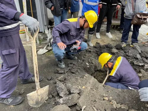 挖損淺埋瓦斯管線　高雄鳳山區瓦斯外洩搶修完成
