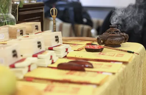 神佛解讀專家阿谷老師專訪。(圖/秦芸殿提供) ▲神佛解讀專家阿谷老師專訪。(圖/秦芸殿提供)