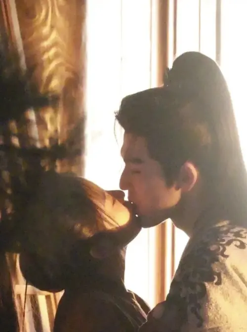 ▲張凌赫、田曦薇（圖／取自循環熱戀微博）