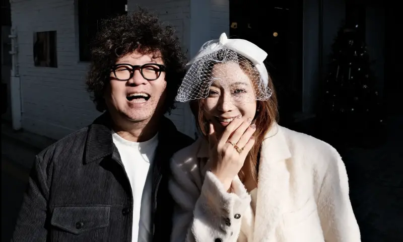 ▲納豆（圖左）與老婆依依（圖右）去年底登記結婚，今宣布懷孕喜訊。（圖／取自依依 IG）