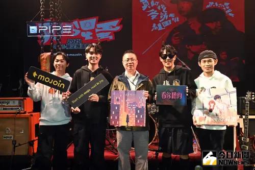 芒果醬歌曲小說《小紫》由擅長推理與人性觀察的小說家李柏青撰寫(圖/MOJOIN提供) ▲芒果醬歌曲小說《小紫》由擅長推理與人性觀察的小說家李柏青撰寫(圖/MOJOIN提供)