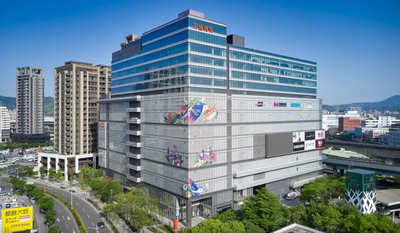 ▲「宏匯二期」複合式商場，最快將在2028年開門見客，與捷運站結合，座落於環狀線與機場捷運雙軌交會區。（圖／宏匯廣場提供）