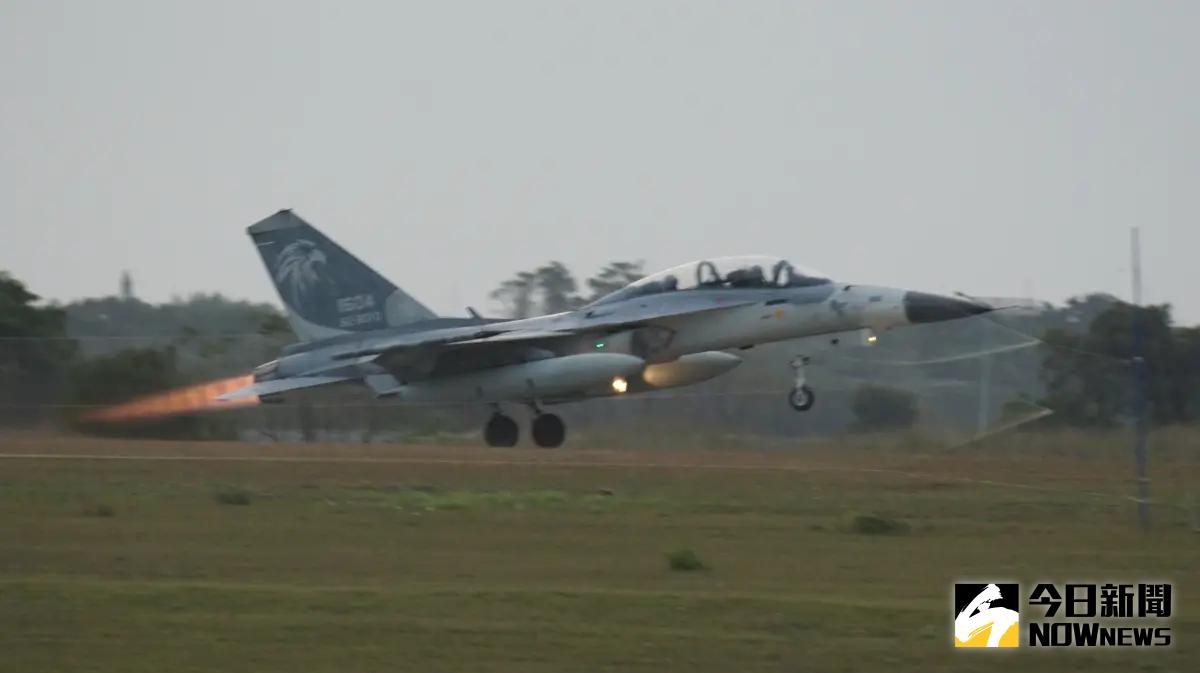 ▲春節加強戰備，經國號戰機緊急起飛。（圖／記者呂炯昌攝）