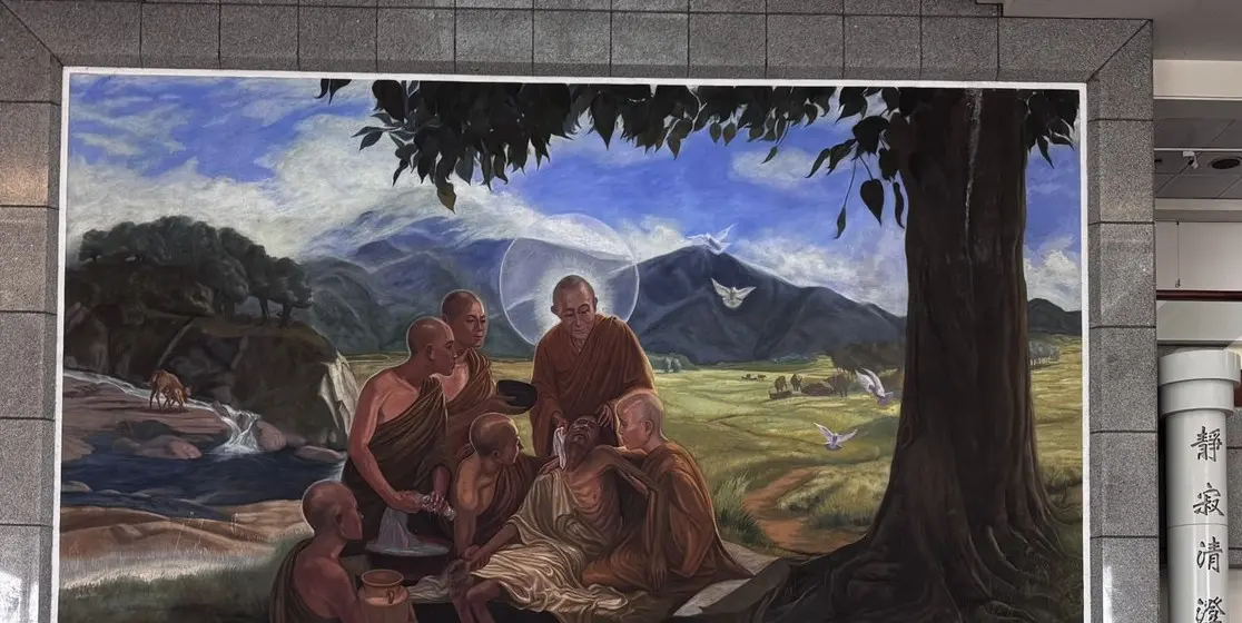 ▲在嘉義大林慈濟醫院大廳的油畫，爆出「偷畫盜圖」爭議，大林慈濟醫院回應，將會把原創者李健儀標示在大廳的畫作前，不過畫家李健儀的兒子不買單，臉書發文怒批「畫蛇添足」。（圖／翻攝畫面）