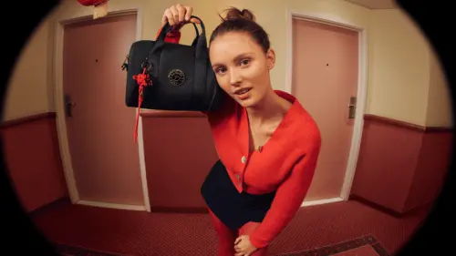 ▲猴哩大福大貴系列「蛇麼包」圓筒包- BINA M，晉升健身一族的最愛。