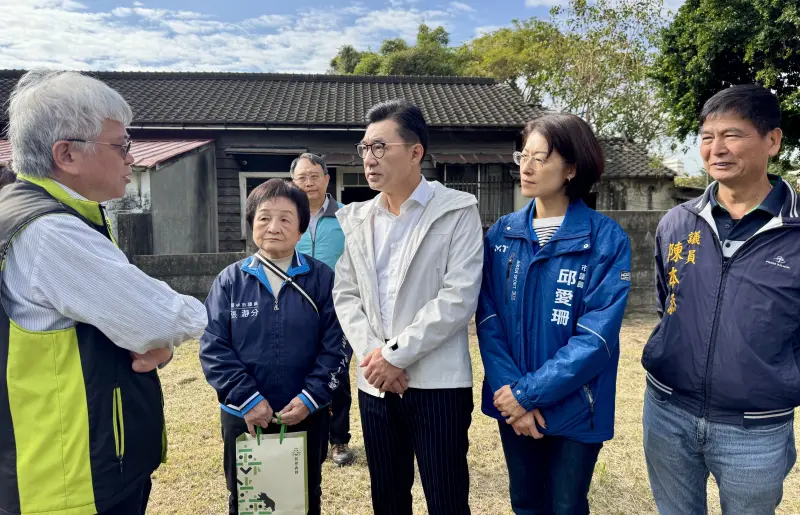 ▲聲勢看好的的立法院副院長江啟臣，今天會勘歷史建築豐原林務局宿舍群時，在地藍營議員全部到齊。（圖／江啟臣辦公室提供，2025.01.08）