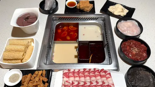 ▲海底撈火鍋主打單點制度，以正宗川味火鍋席捲全台。（圖／記者蕭涵云攝）