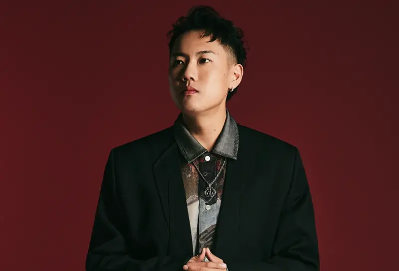 ▲玖壹壹洋蔥近期不只娶回13年女友，又創立製作公司「一條龍」當老闆，還順勢推出開業作品〈CELEBRATE〉。（圖／一條龍製作公司提供）