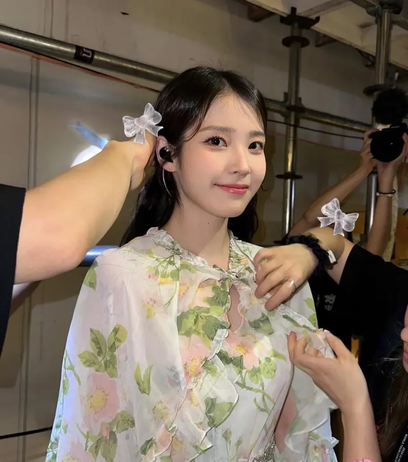 ▲韓國媒體爆料，IU（如圖）與李鍾碩在2022年一起在日本共度聖誕節。（圖／翻攝自IU IG）