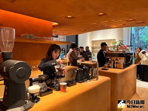 藝術、時尚與美學匯聚 忠泰「老佛爺廣場」體現法式生活風尚 ▲忠泰集團引進多項精緻生活品牌打造「老佛爺廣場」,如首度進駐台中的東京精品咖啡品牌 ONIBUS OFFEE。(圖/記者金武鳳攝,2025.1.9)