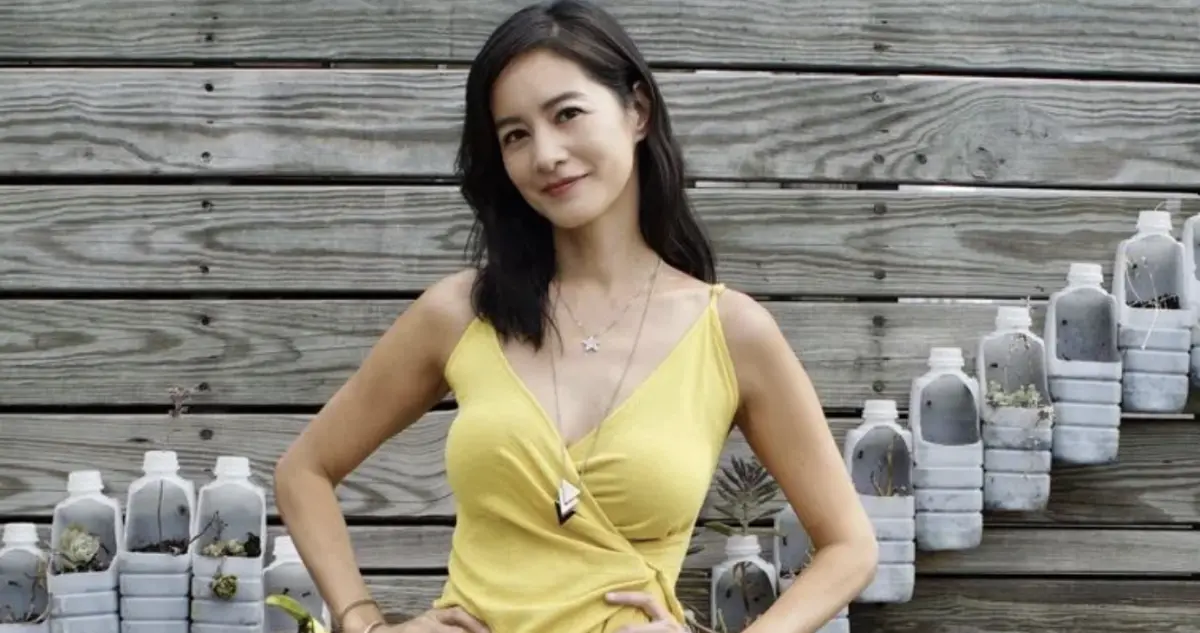 ▲洛杉磯野火持續延燒！因拍攝「萬歲牌堅果」而爆紅的女星謝怡芬（Janet），台灣時間今（9）日稍早也在社群曬出整排房屋被燒毀的第一手影像，更嘆喊：「朋友沒這麼幸運。」（圖／IG janetagram）