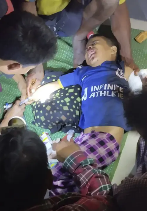 空襲造成老弱婦孺傷亡,圖為一名受傷的孩童。(圖/美聯社/達志影像) ▲空襲造成老弱婦孺傷亡,圖為一名受傷的孩童。(圖/美聯社/達志影像)