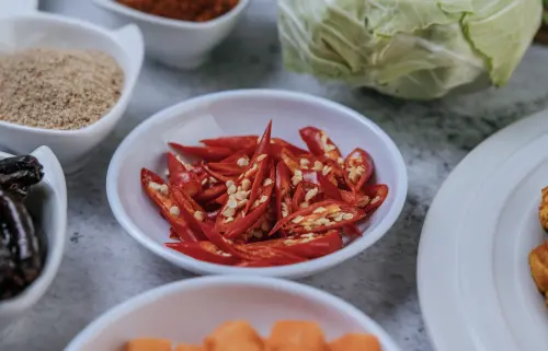 人體內有一種名為「TRPV1」的感受器,當感受器被辣椒中的辣椒素激活時,舌頭、胃等器官就會有被火燒的感覺。(示意圖/取自freepik) ▲人體內有一種名為「TRPV1」的感受器,當感受器被辣椒中的辣椒素激活時,舌頭、胃等器官就會有被火燒的感覺。(示意圖/取自freepik)