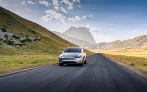 ▲Tesla Model Y 蟬聯台灣2024最熱銷電動車,在台上是兩年已交付突破2萬輛。(圖/Tesla 台灣提供) ▲Tesla Model Y 蟬聯台灣2024最熱銷電動車,在台上是兩年已交付突破2萬輛。(圖/Tesla 台灣提供)