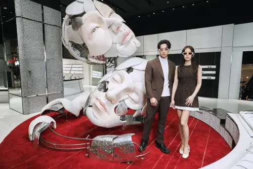 宋芸樺(右)、高爾宣出席品牌的新品活動。(圖/Gentle Monster提供) ▲宋芸樺(右)、高爾宣出席品牌的新品活動。(圖/Gentle Monster提供)