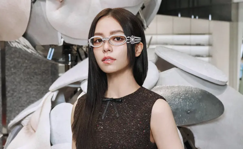 ▲宋芸樺透露，自己剛從洛杉磯回台，在美國的住處距離大火車程只有20分鐘，自己很擔心親友。（圖／Gentle Monster提供）