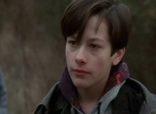 ▲愛德華福隆出身自破碎的家庭,小小年紀就有憂鬱、早熟的特質,在電影裡顯得格外迷人。(圖/摘自IMDb) ▲愛德華福隆出身自破碎的家庭,小小年紀就有憂鬱、早熟的特質,在電影裡顯得格外迷人。(圖/摘自IMDb)